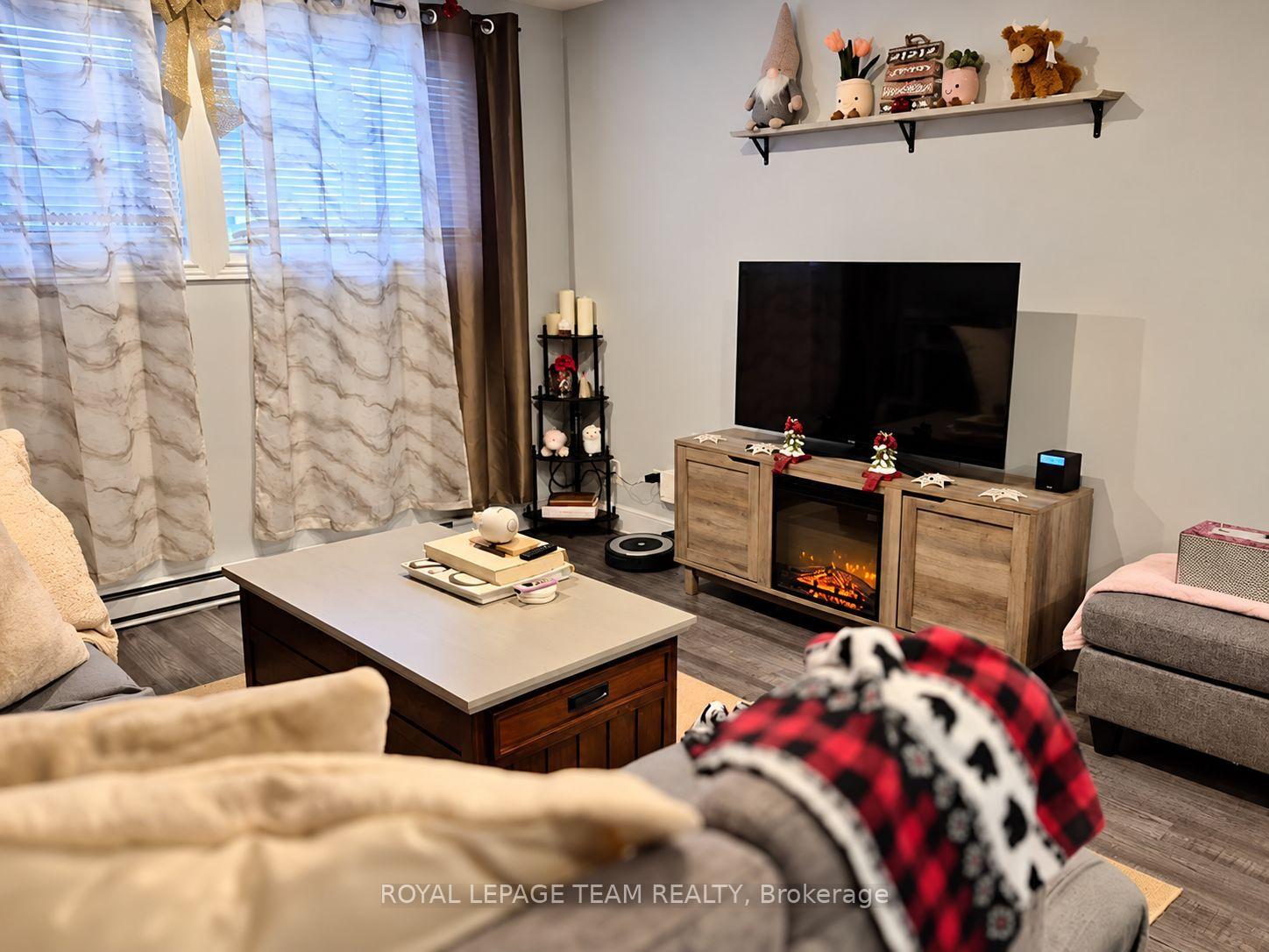 Photo 7 of Unit 1, 825 Macodrum Drive, Brockville, Brockville — HOMEH