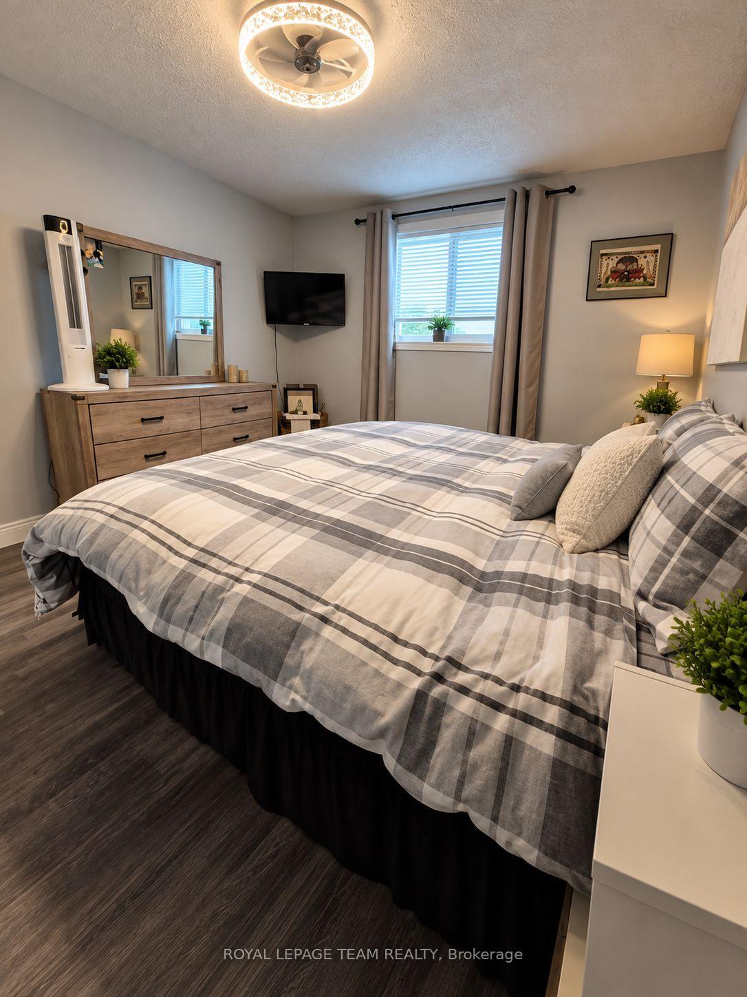 Photo 14 of Unit 1, 825 Macodrum Drive, Brockville, Brockville — HOMEH