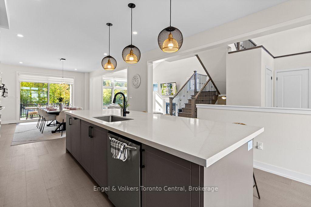 Photo 5 of 125 Stoneleigh Drive, Blue Mountains — HOMEH