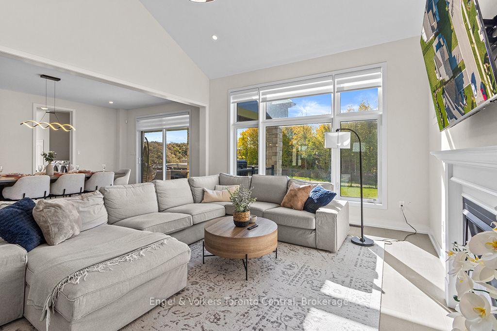 Photo 11 of 125 Stoneleigh Drive, Blue Mountains — HOMEH