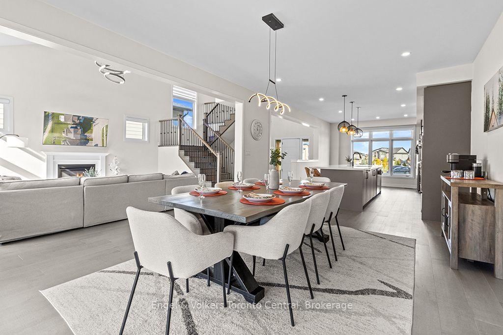 Photo 14 of 125 Stoneleigh Drive, Blue Mountains — HOMEH