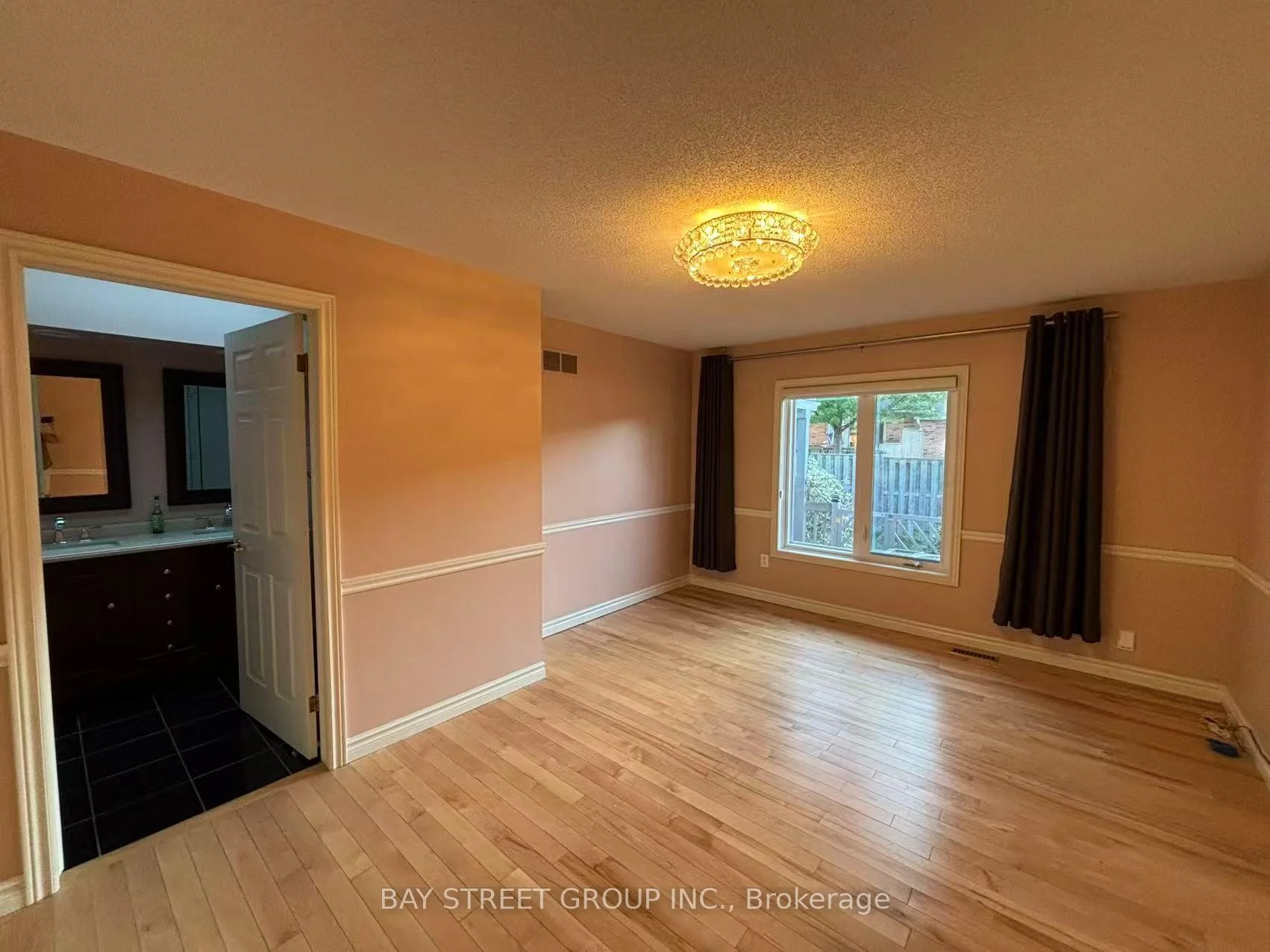 Photo 8 of Unit 18, 20 Meadowlands Boulevard, Hamilton, Meadowlands — HOMEH