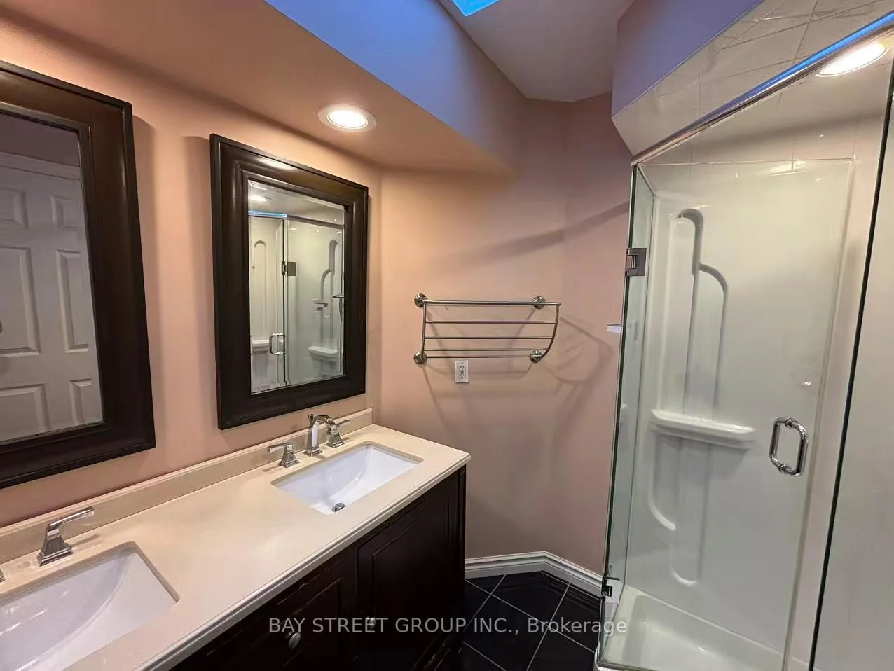 Photo 10 of Unit 18, 20 Meadowlands Boulevard, Hamilton, Meadowlands — HOMEH