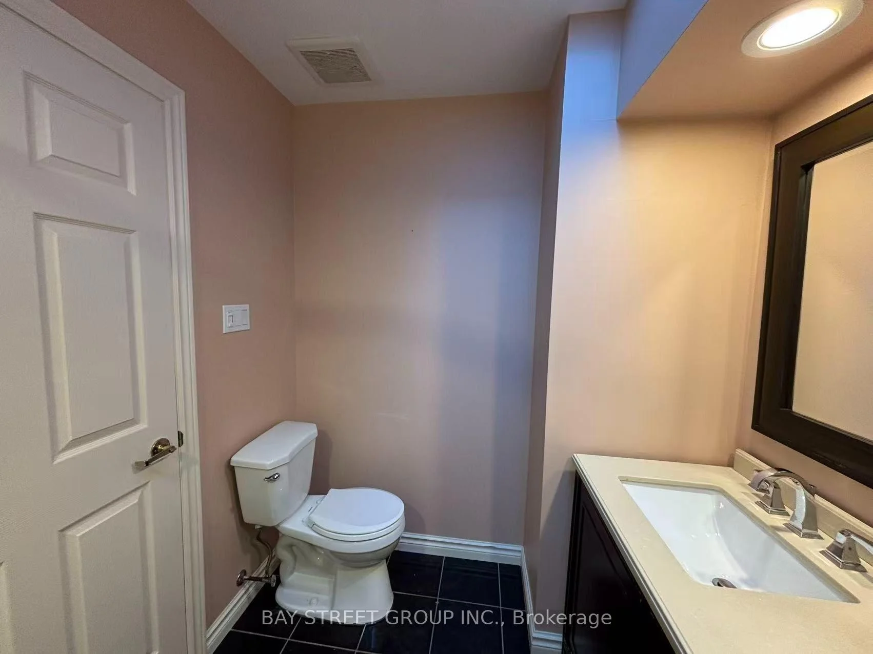 Photo 11 of Unit 18, 20 Meadowlands Boulevard, Hamilton, Meadowlands — HOMEH