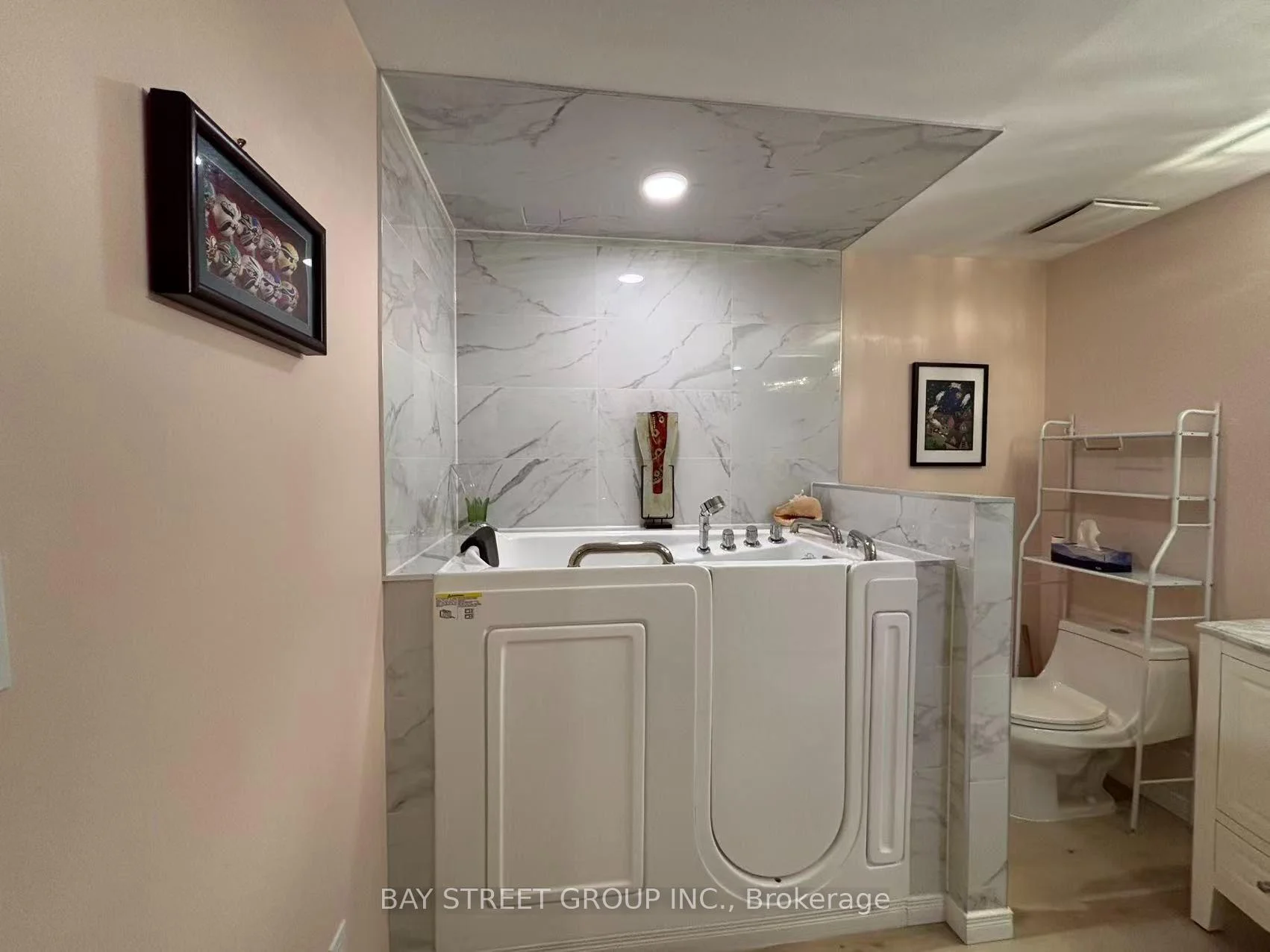 Photo 19 of Unit 18, 20 Meadowlands Boulevard, Hamilton, Meadowlands — HOMEH