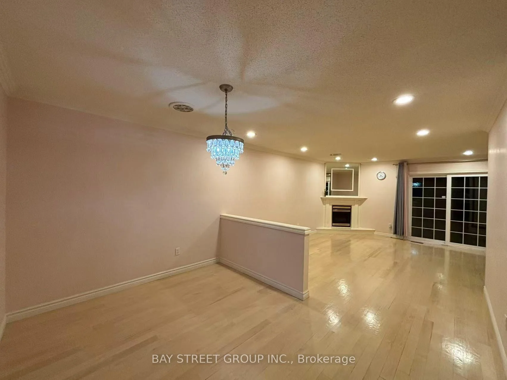 Photo 6 of Unit 18, 20 Meadowlands Boulevard, Hamilton, Meadowlands — HOMEH