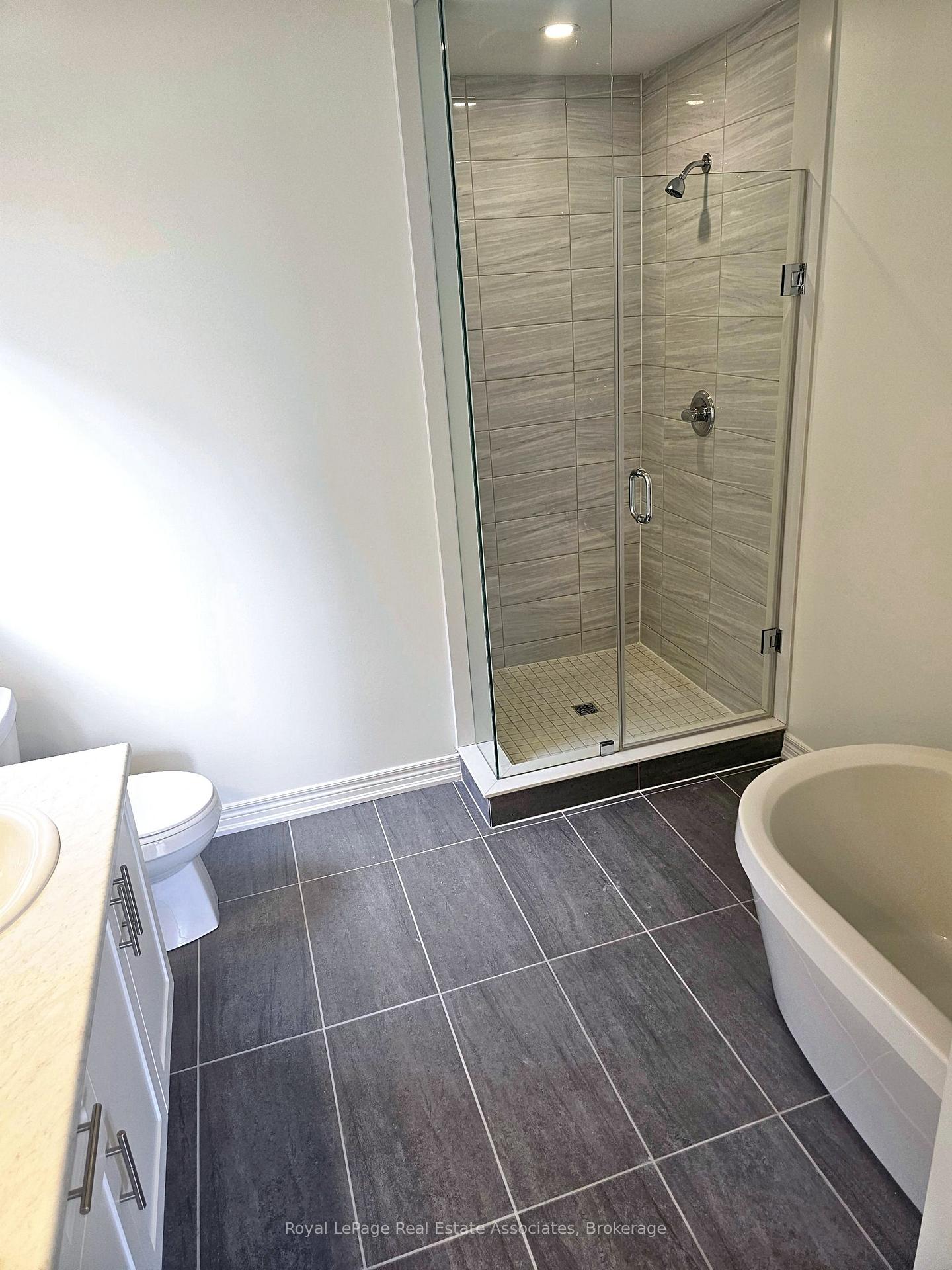 Photo 13 of 75 Picardy Drive, Hamilton, Stoney Creek Mountain — HOMEH