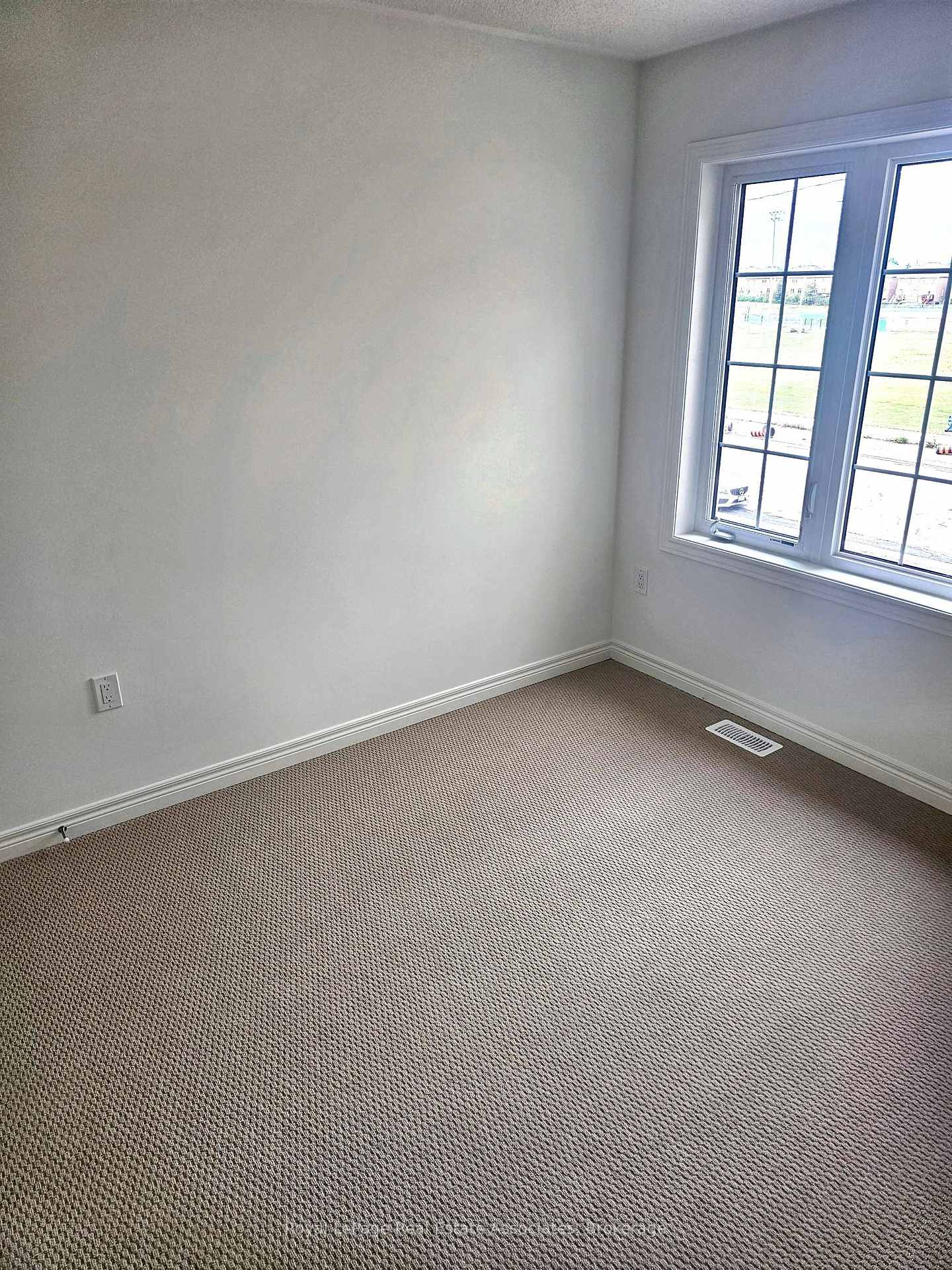 Photo 17 of 75 Picardy Drive, Hamilton, Stoney Creek Mountain — HOMEH