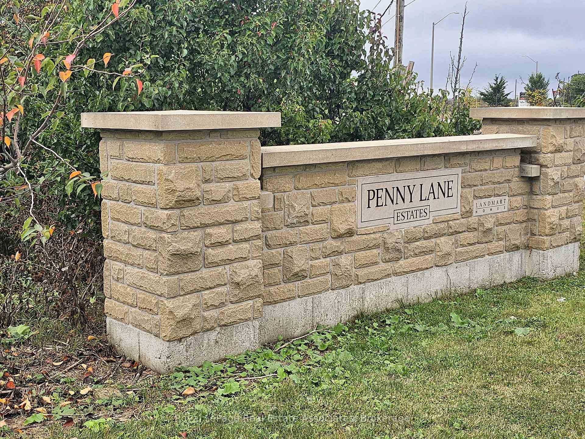 Photo 21 of 75 Picardy Drive, Hamilton, Stoney Creek Mountain — HOMEH