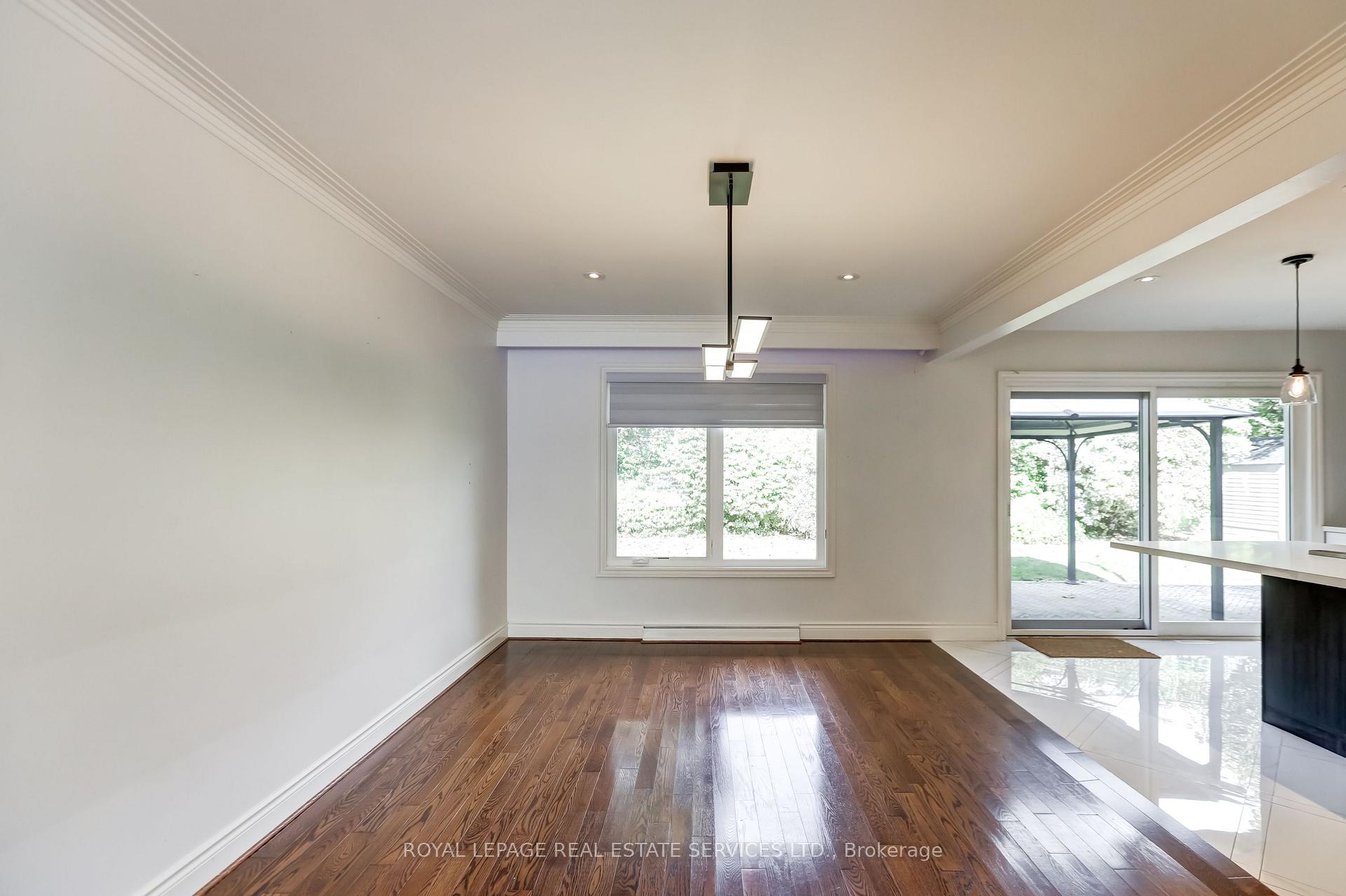 Photo 25 of 75 Ravensbourne Crescent, Etobicoke, Princess-Rosethorn — HOMEH
