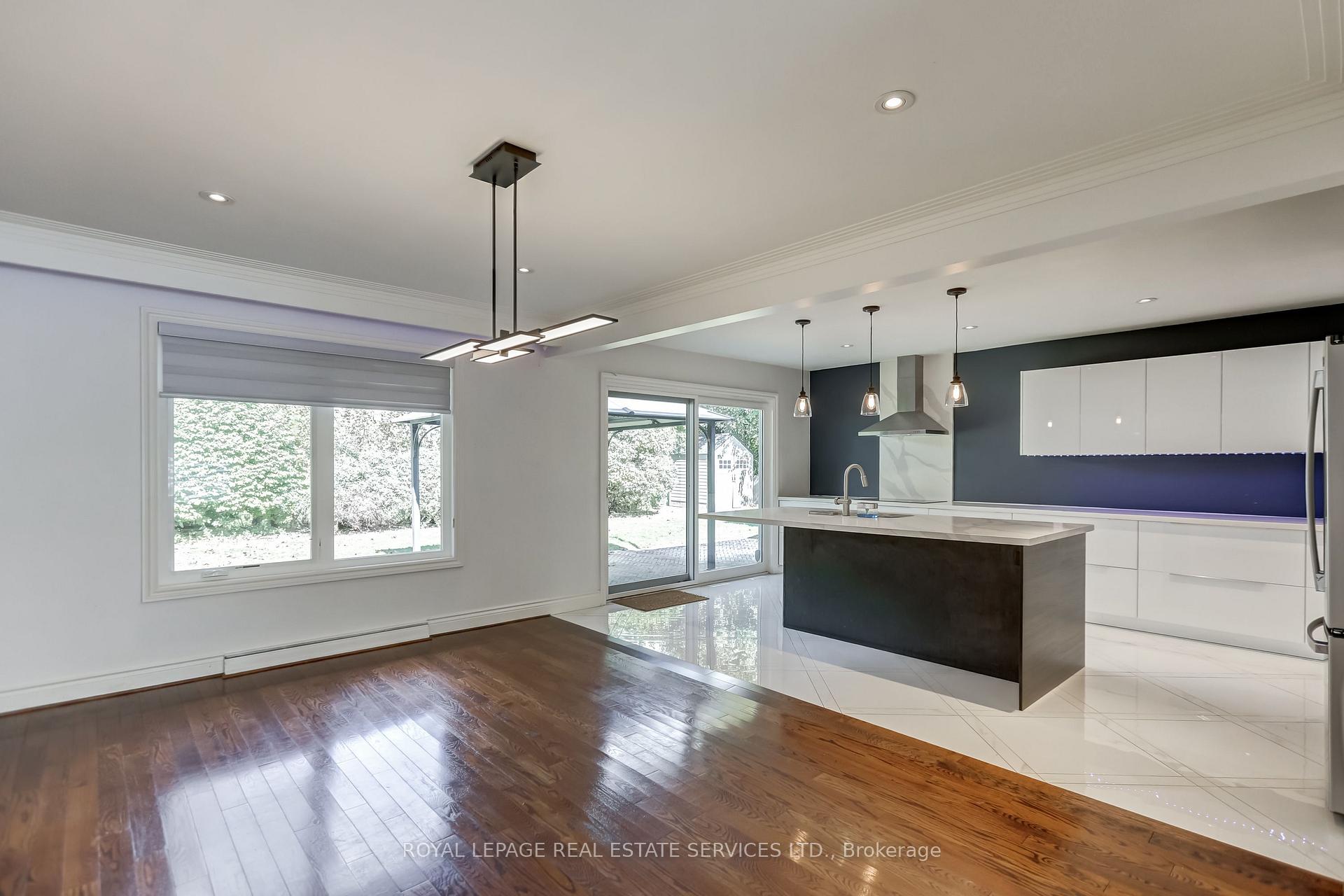 Photo 27 of 75 Ravensbourne Crescent, Etobicoke, Princess-Rosethorn — HOMEH