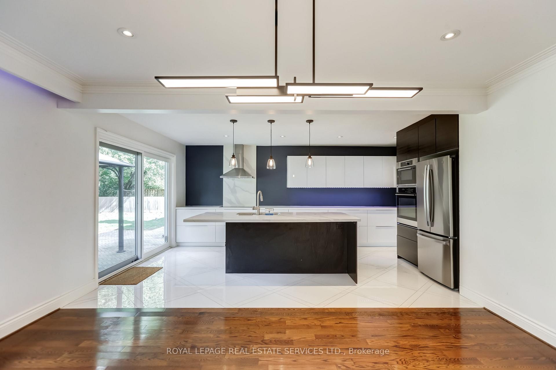Photo 30 of 75 Ravensbourne Crescent, Etobicoke, Princess-Rosethorn — HOMEH