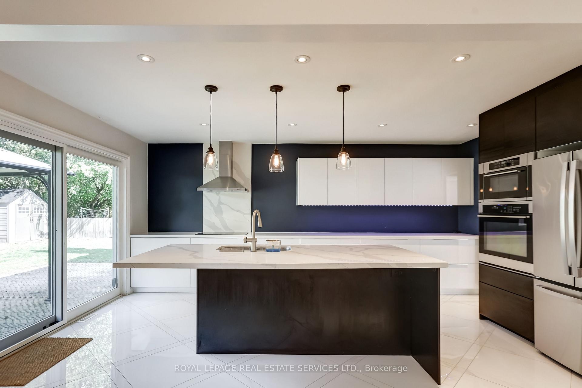 Photo 41 of 75 Ravensbourne Crescent, Etobicoke, Princess-Rosethorn — HOMEH