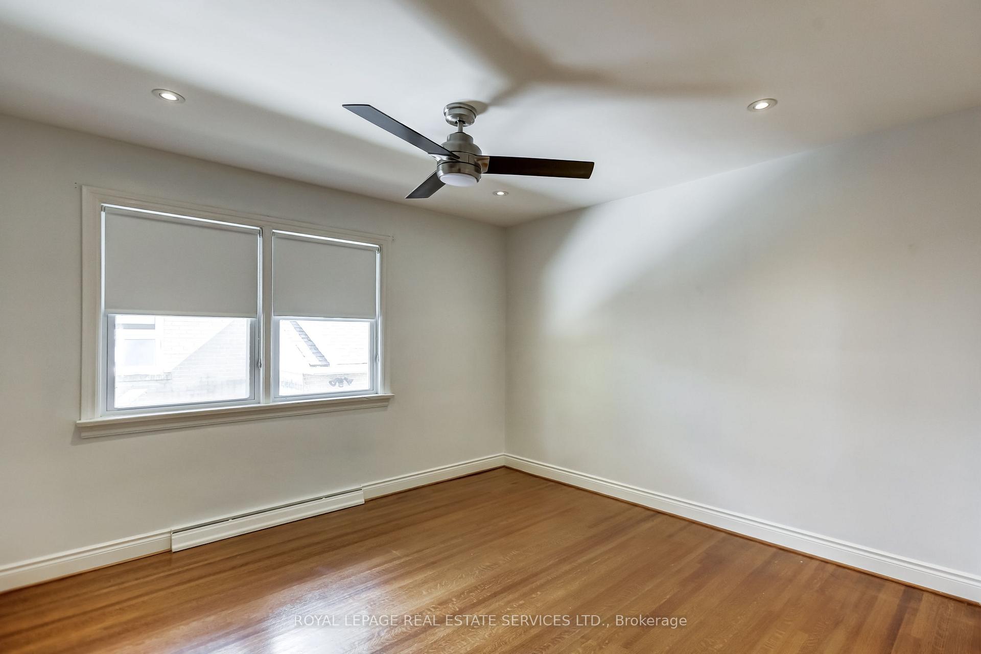 Photo 60 of 75 Ravensbourne Crescent, Etobicoke, Princess-Rosethorn — HOMEH