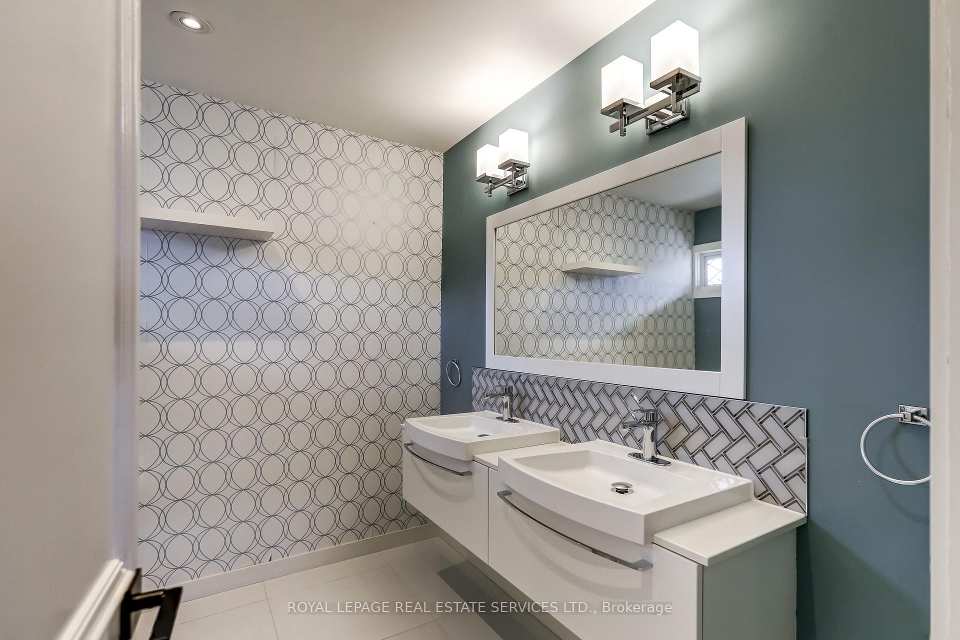 Photo 62 of 75 Ravensbourne Crescent, Etobicoke, Princess-Rosethorn — HOMEH