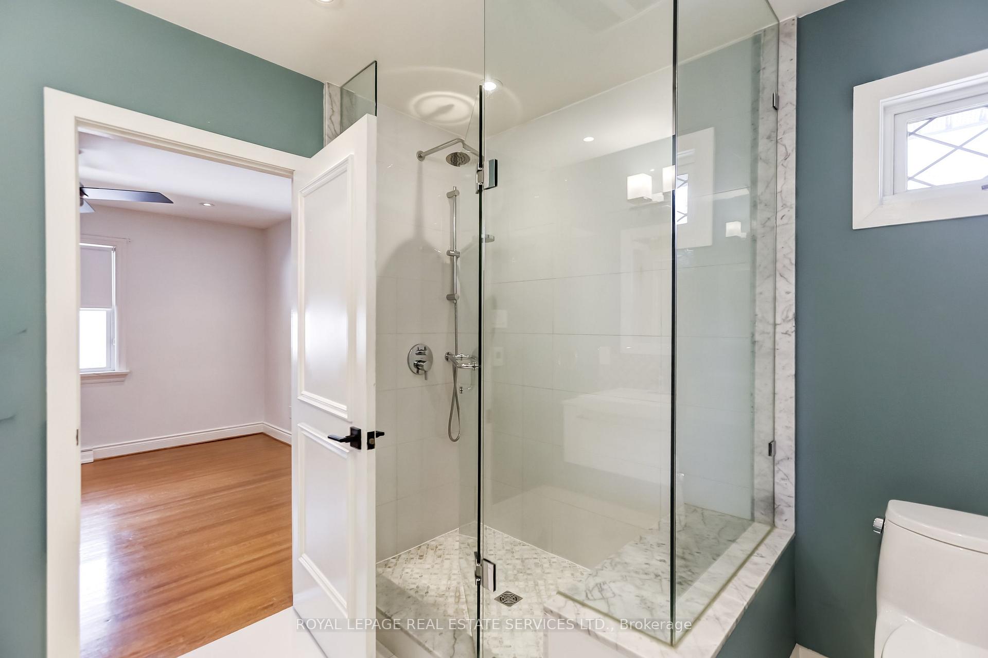 Photo 64 of 75 Ravensbourne Crescent, Etobicoke, Princess-Rosethorn — HOMEH