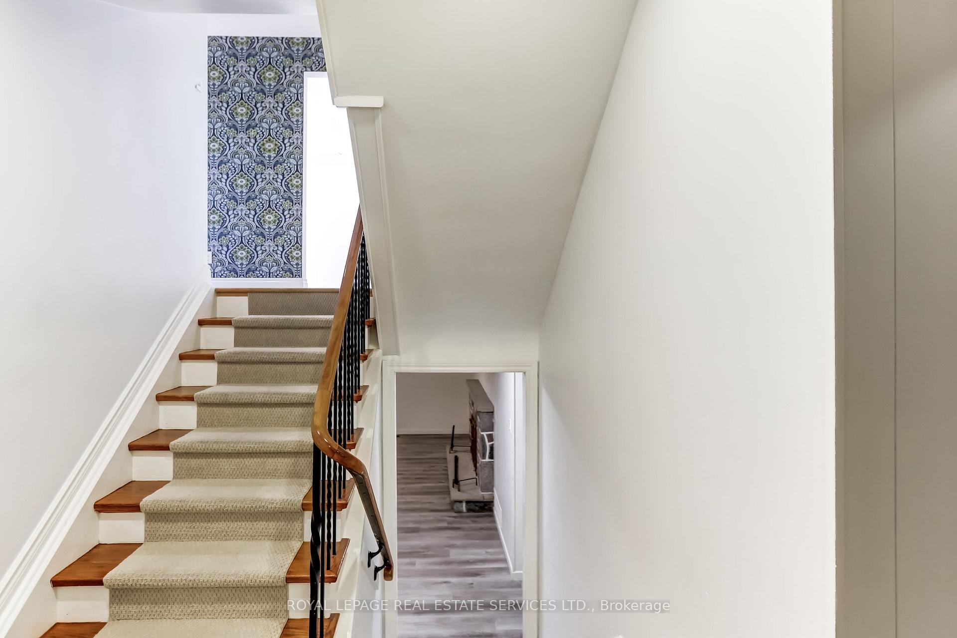 Photo 66 of 75 Ravensbourne Crescent, Etobicoke, Princess-Rosethorn — HOMEH