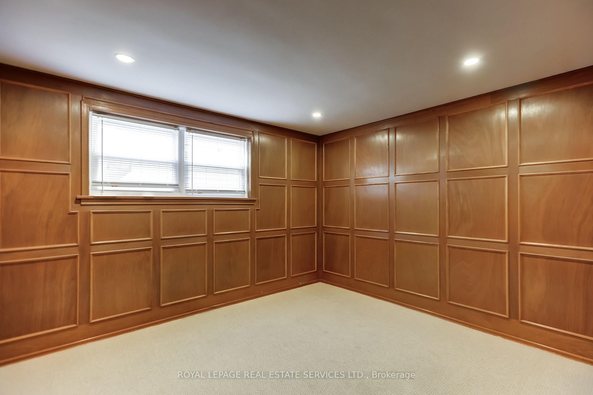 Photo 68 of 75 Ravensbourne Crescent, Etobicoke, Princess-Rosethorn — HOMEH