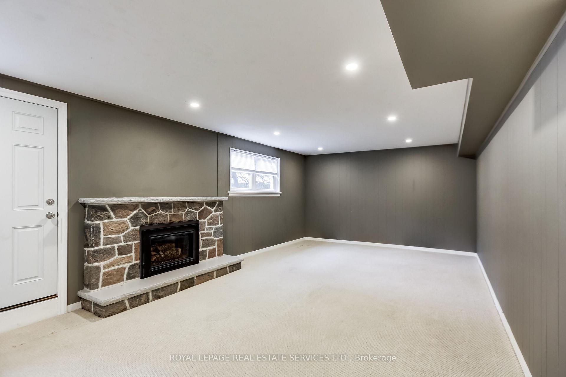 Photo 74 of 75 Ravensbourne Crescent, Etobicoke, Princess-Rosethorn — HOMEH