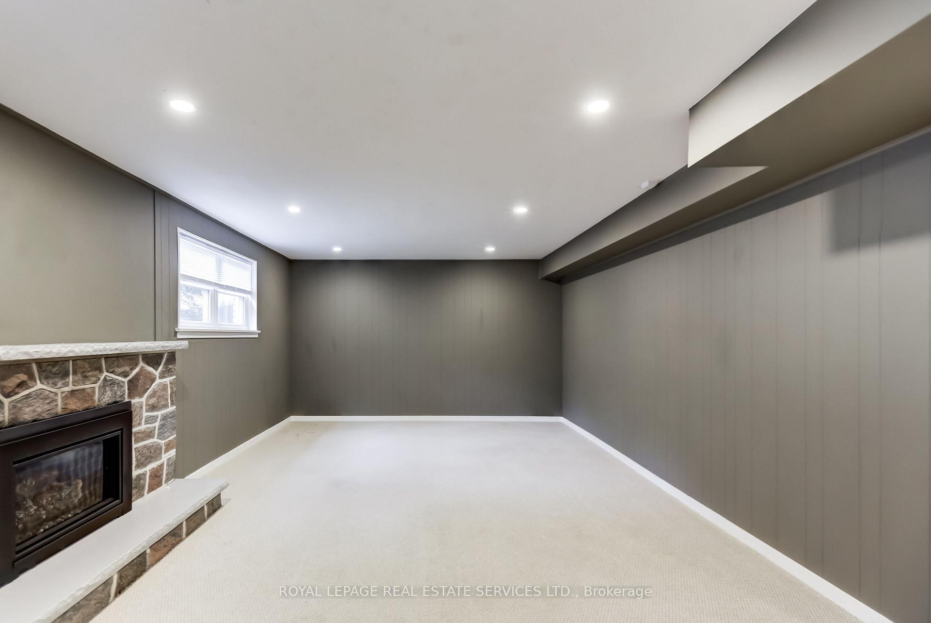 Photo 76 of 75 Ravensbourne Crescent, Etobicoke, Princess-Rosethorn — HOMEH