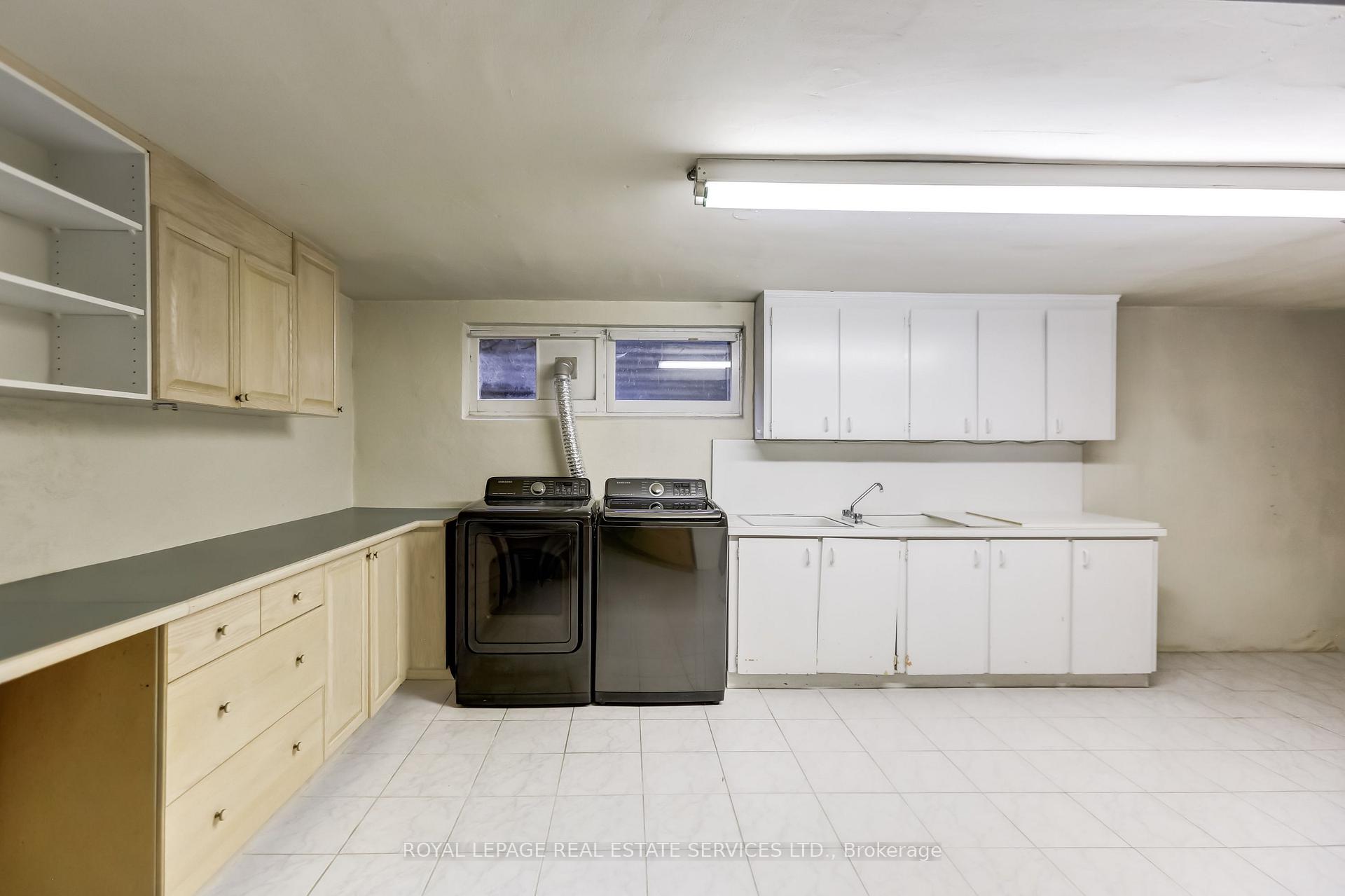 Photo 90 of 75 Ravensbourne Crescent, Etobicoke, Princess-Rosethorn — HOMEH