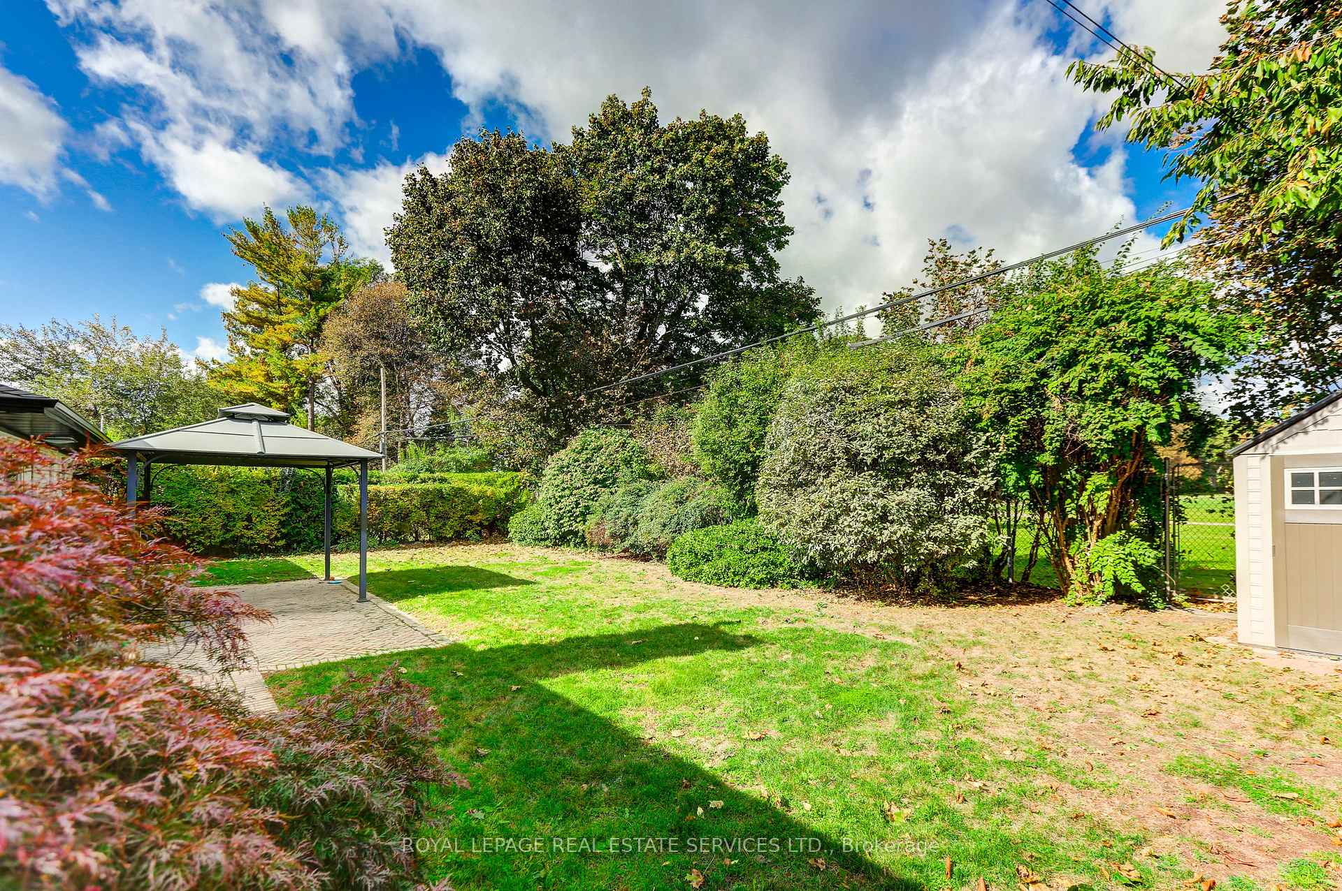 Photo 92 of 75 Ravensbourne Crescent, Etobicoke, Princess-Rosethorn — HOMEH