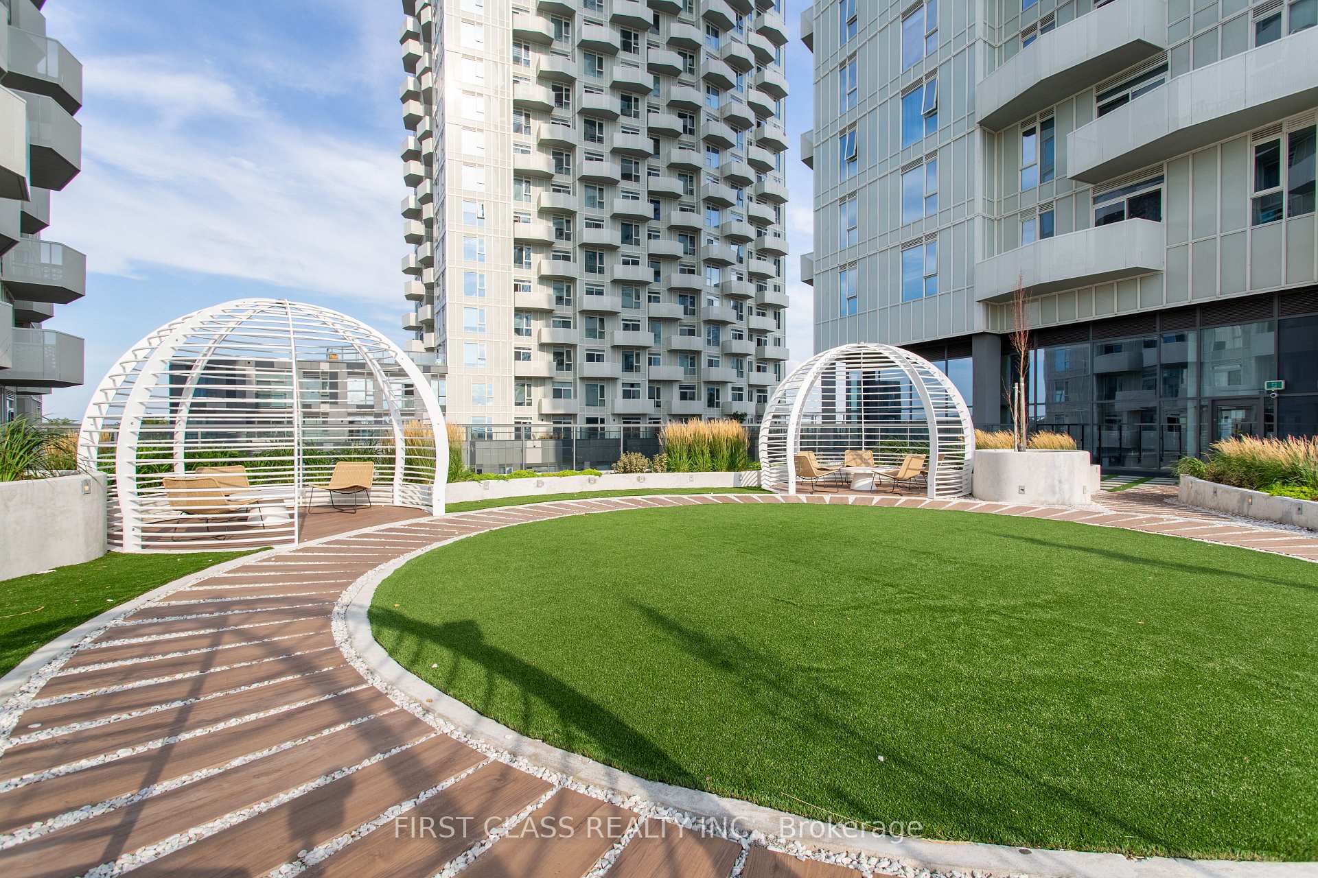Photo 6 of Unit 403, 474 Caldari Road, Vaughan, Concord — HOMEH