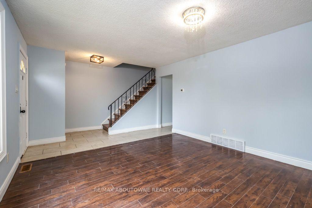 Photo 18 of 4 Glamis Court, Hamilton, Gilkson — HOMEH