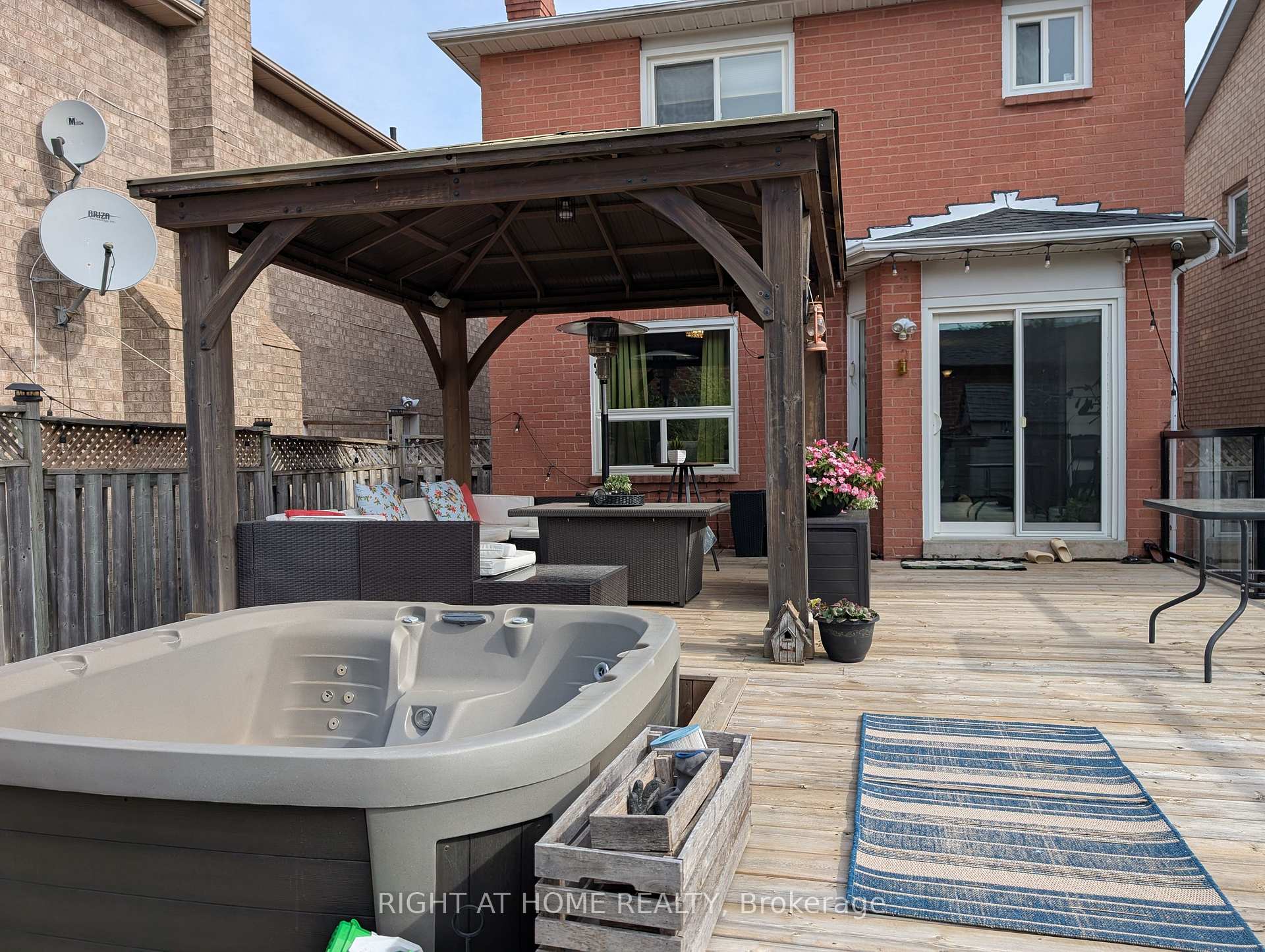 Photo 6 of 4 Bayel Crescent, Richmond Hill, Devonsleigh — HOMEH