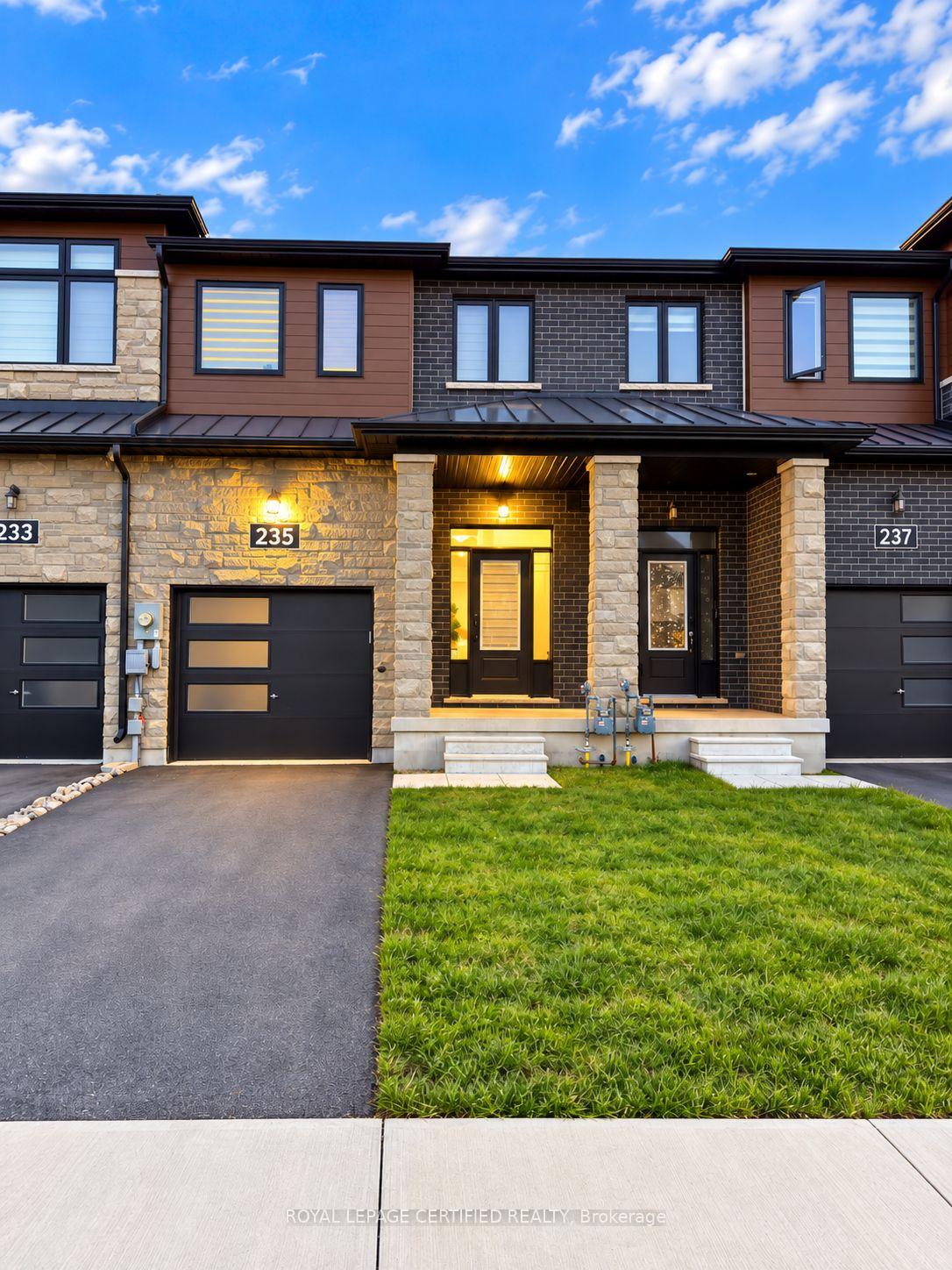 Photo 1 of 235 Lormont Boulevard, Hamilton, Stoney Creek — HOMEH