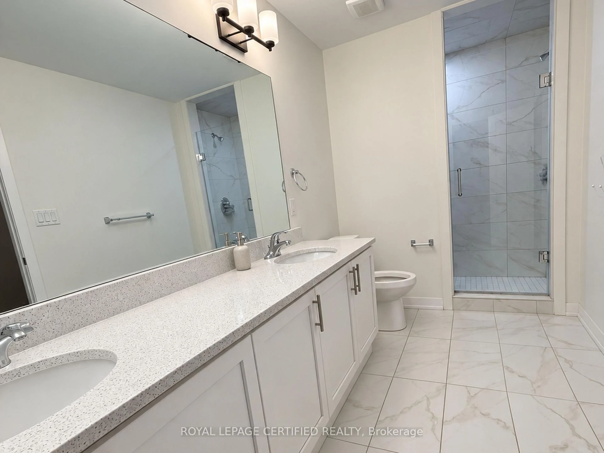 Photo 6 of 235 Lormont Boulevard, Hamilton, Stoney Creek — HOMEH