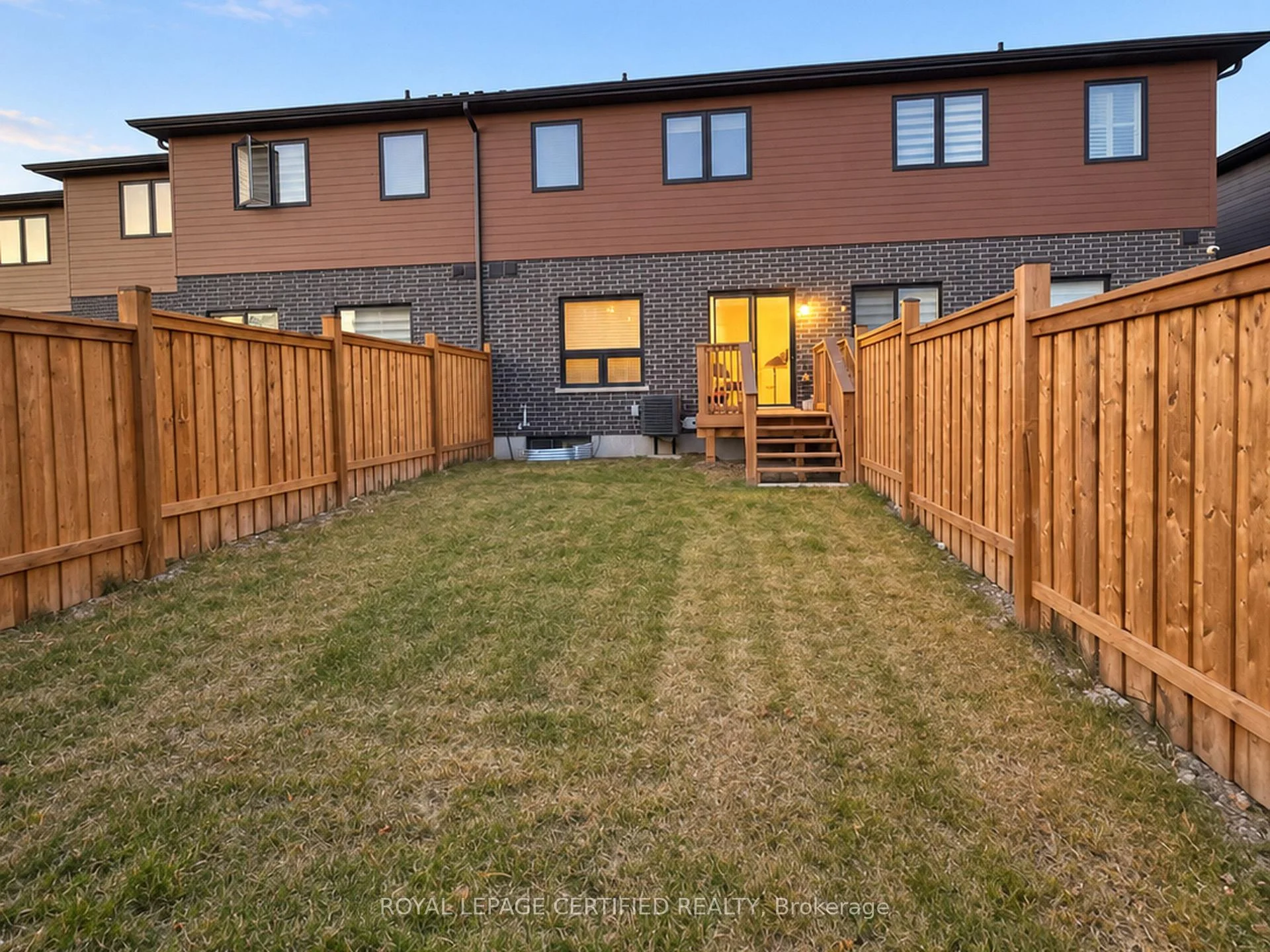 Photo 9 of 235 Lormont Boulevard, Hamilton, Stoney Creek — HOMEH