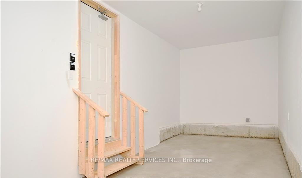 Photo 3 of 1267 Upper Thames Drive, Woodstock, Woodstock - North — HOMEH