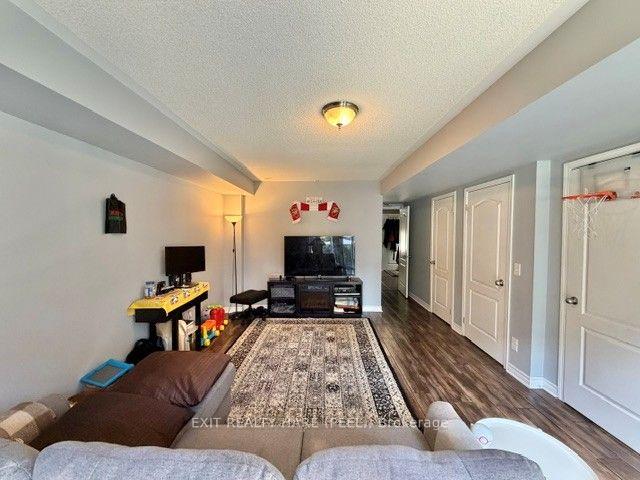 Photo 4 of 27 Bergamont Road, Brampton, Bram West — HOMEH