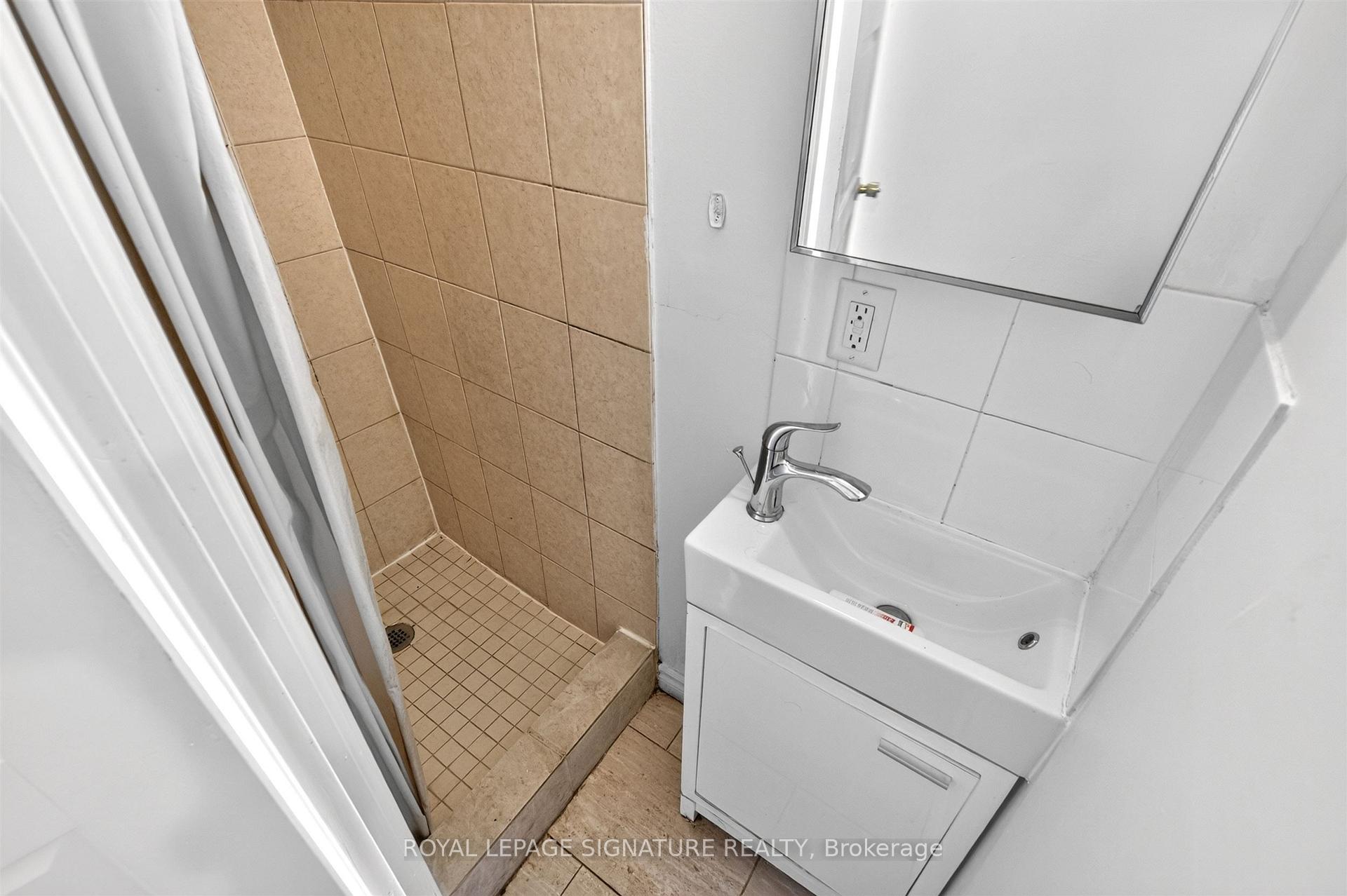 Photo 20 of 212 Lippincott Street, Toronto, University — HOMEH