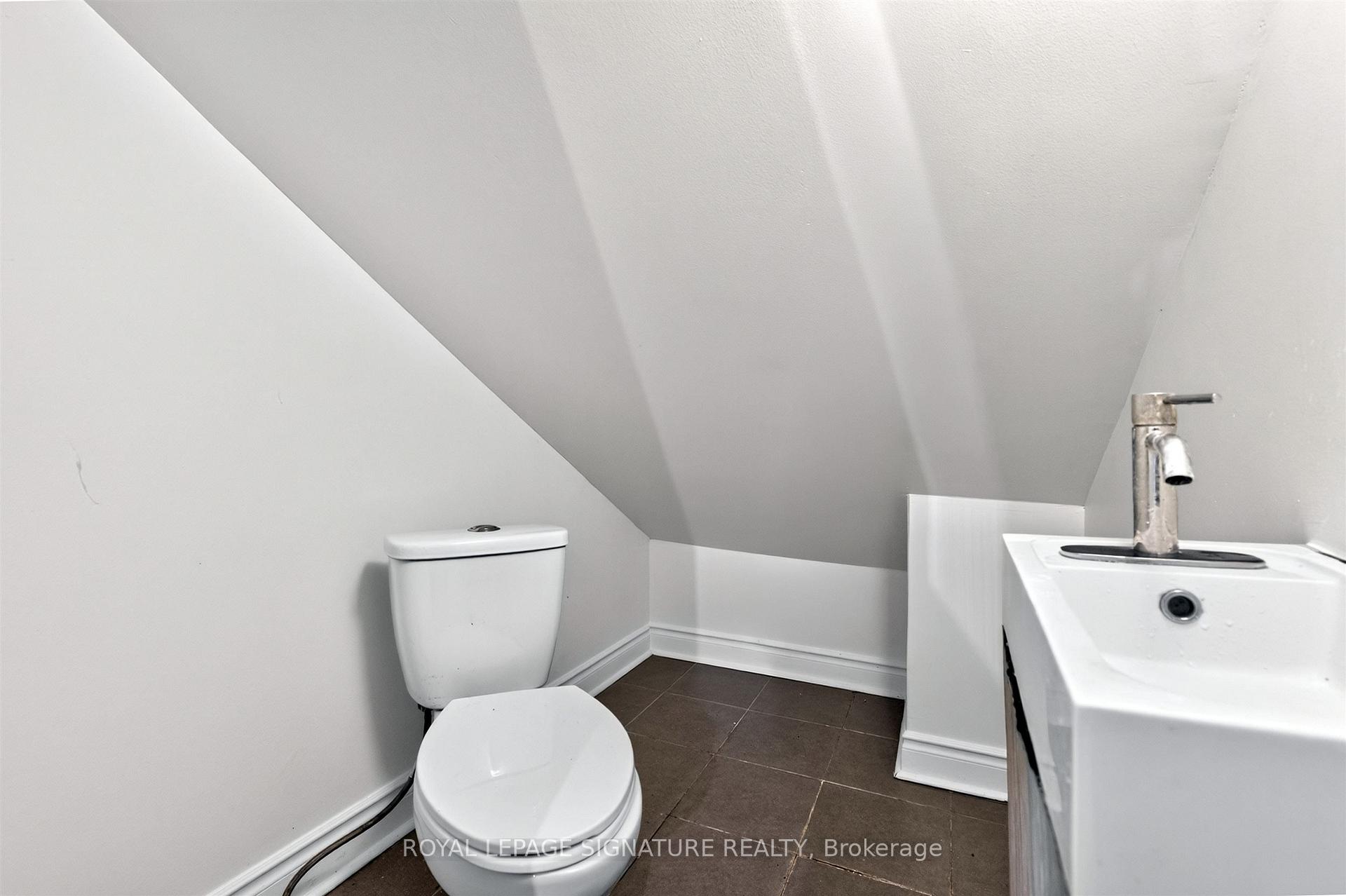 Photo 24 of 212 Lippincott Street, Toronto, University — HOMEH