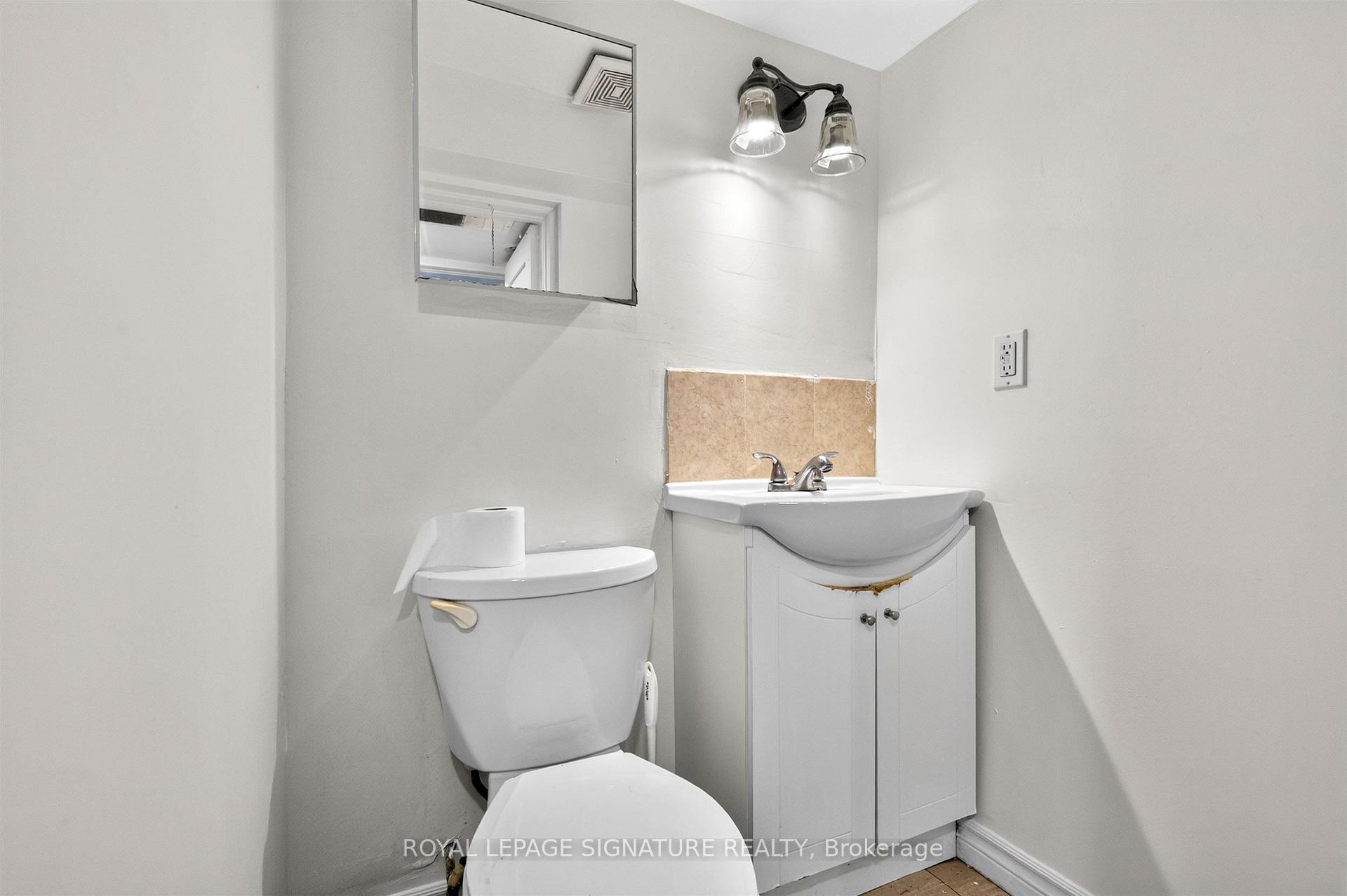 Photo 32 of 212 Lippincott Street, Toronto, University — HOMEH
