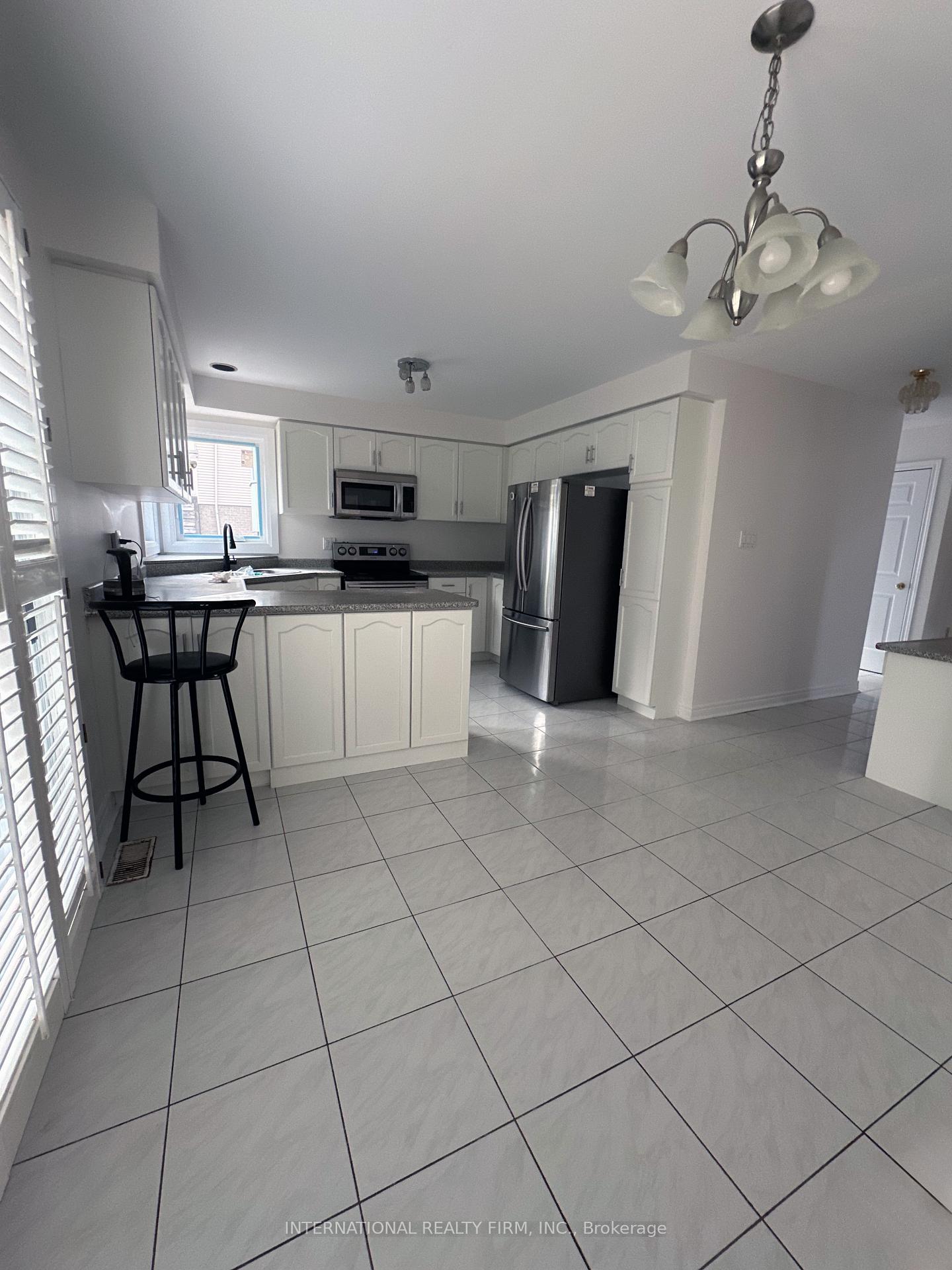 Photo 7 of 43 Falconridge Drive, Hamilton, Carpenter — HOMEH
