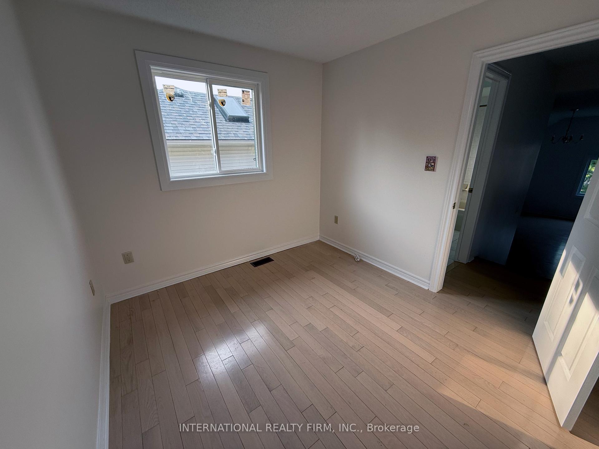 Photo 26 of 43 Falconridge Drive, Hamilton, Carpenter — HOMEH