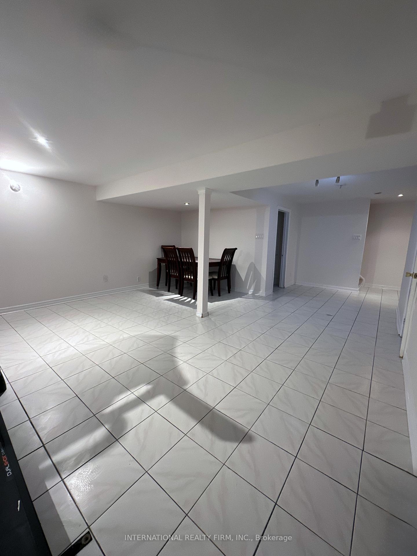 Photo 31 of 43 Falconridge Drive, Hamilton, Carpenter — HOMEH
