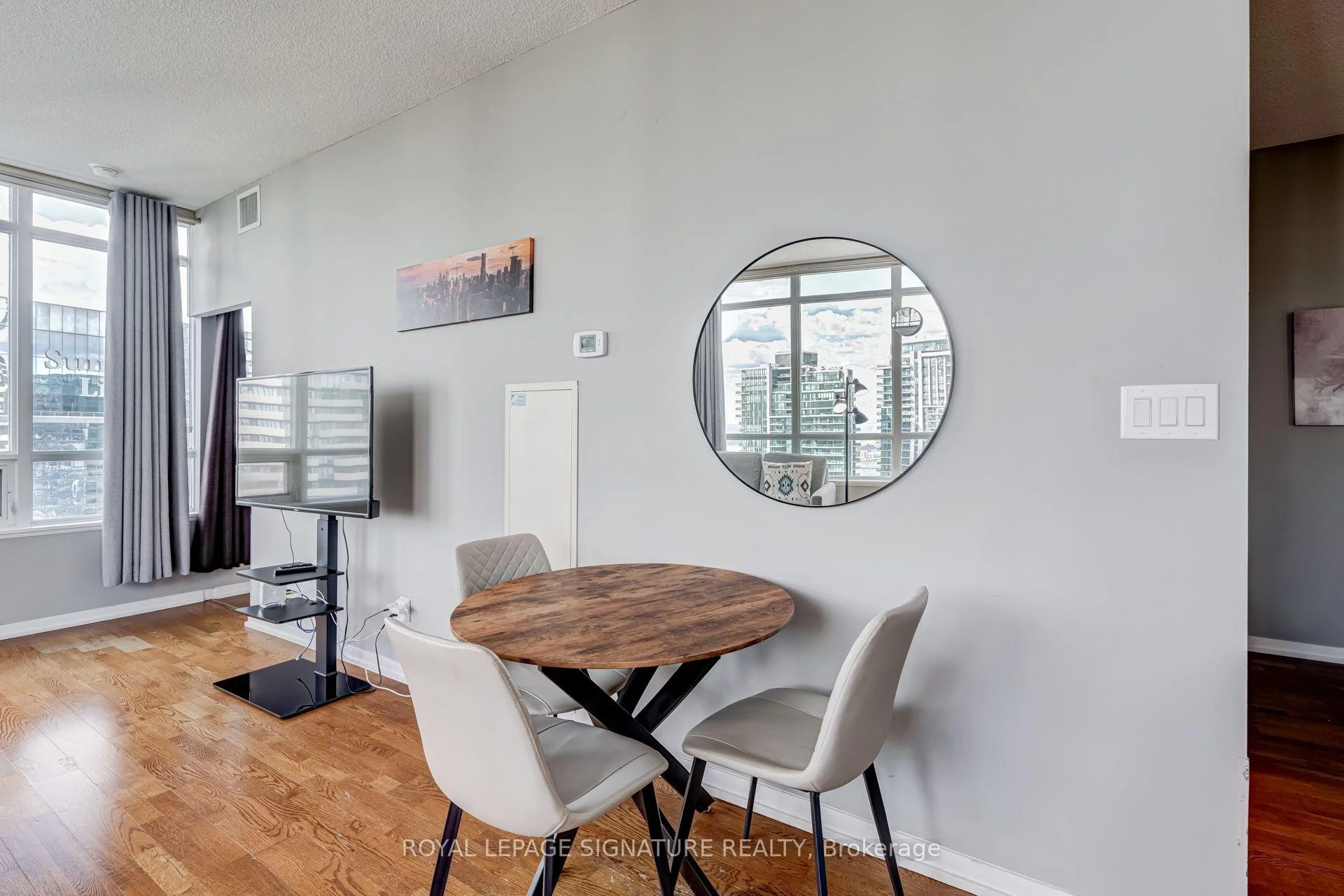 Photo 11 of Unit 4310, 65 Bremner Boulevard, Toronto, Waterfront Communities — HOMEH
