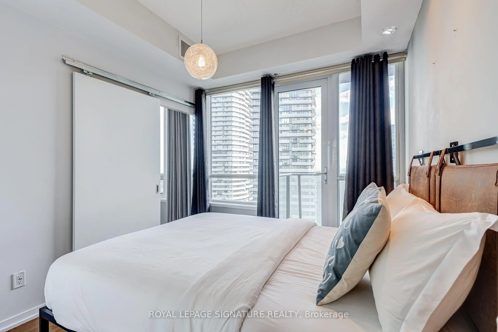 Photo 21 of Unit 4310, 65 Bremner Boulevard, Toronto, Waterfront Communities — HOMEH