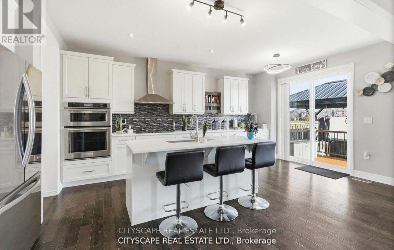 Photo 11 of 28 Celano Drive, Hamilton, Waterdown — HOMEH