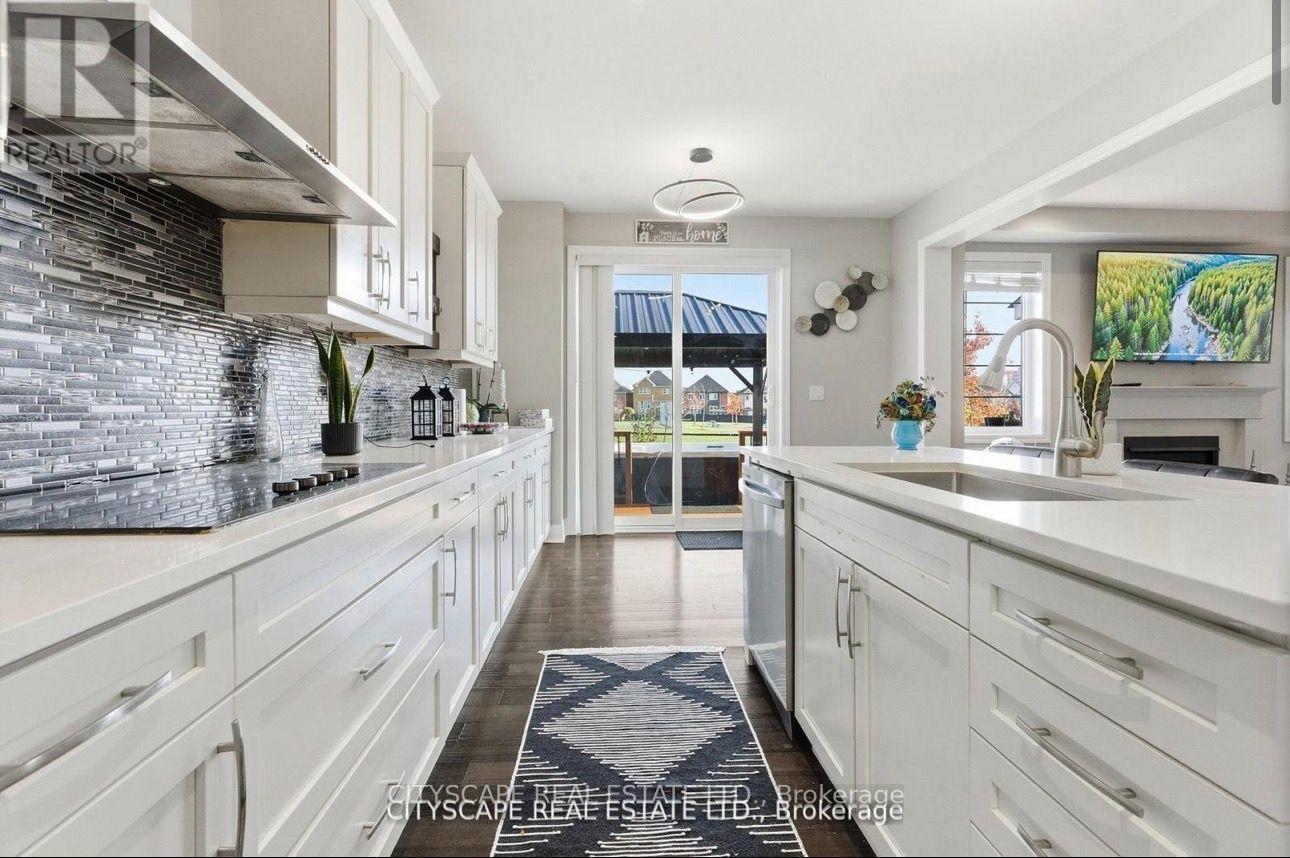Photo 13 of 28 Celano Drive, Hamilton, Waterdown — HOMEH
