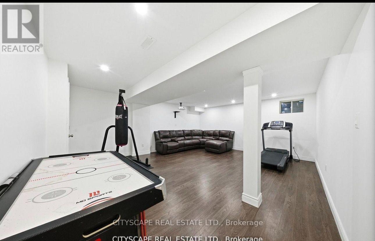 Photo 16 of 28 Celano Drive, Hamilton, Waterdown — HOMEH