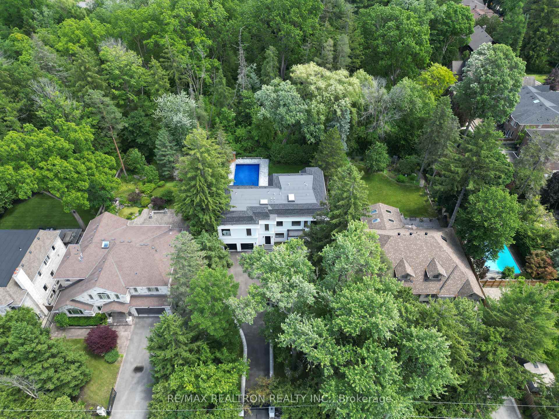 Photo 4 of 41 Sprucewood Drive, Markham, Grandview — HOMEH
