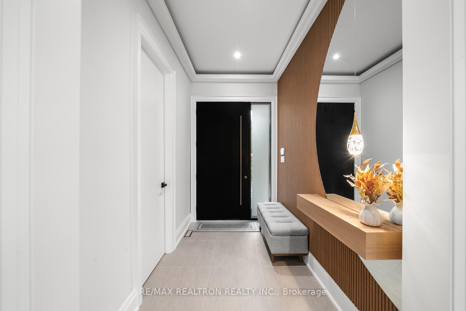 Photo 10 of 41 Sprucewood Drive, Markham, Grandview — HOMEH