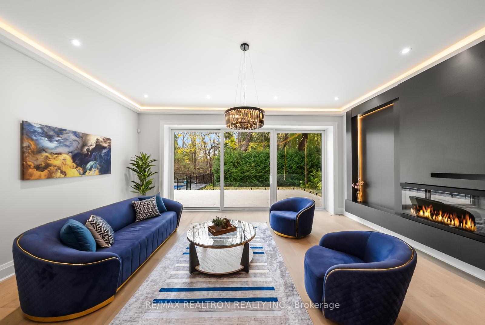Photo 13 of 41 Sprucewood Drive, Markham, Grandview — HOMEH