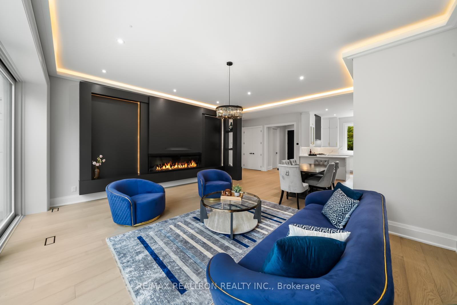 Photo 14 of 41 Sprucewood Drive, Markham, Grandview — HOMEH