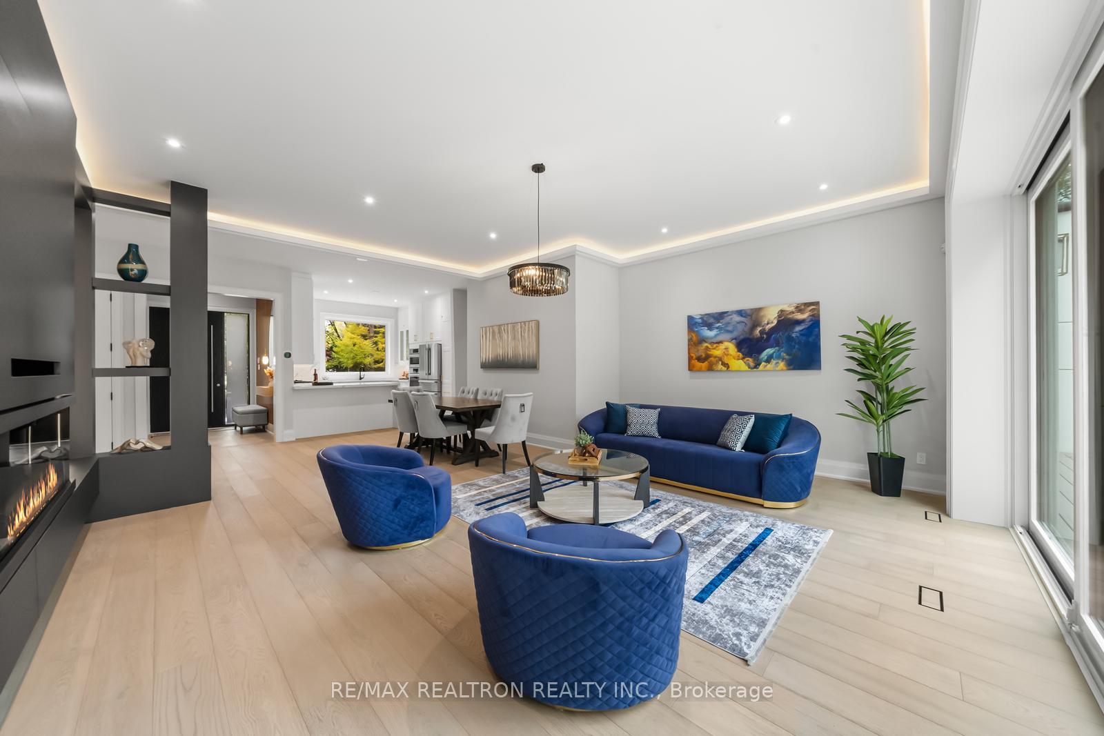 Photo 15 of 41 Sprucewood Drive, Markham, Grandview — HOMEH